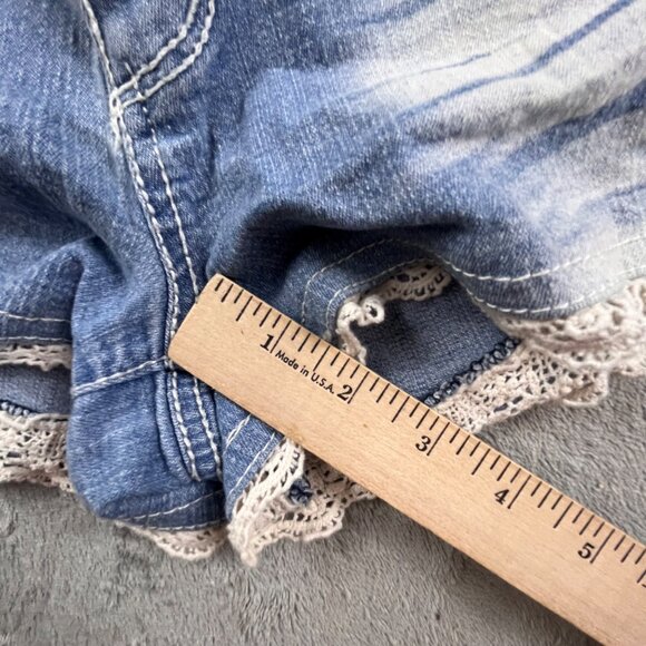 Almost Famous Women's SZ 9 Distressed Denim Shorts Lace Trim Baby Doll JCP49898 - Picture 7 of 14